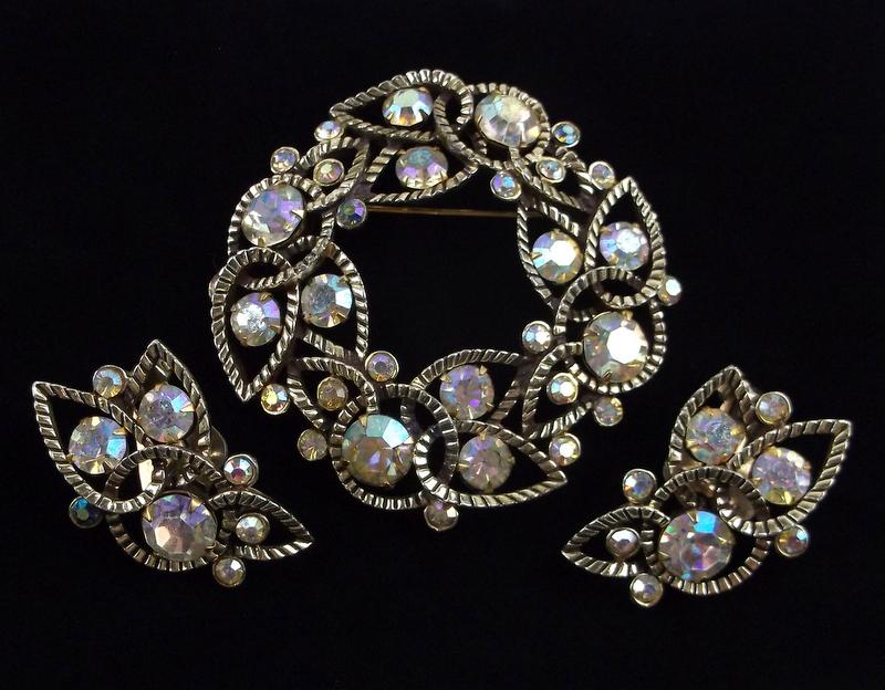 Mint Vintage 1950s Kramer Rhinestone Brooch Earrings (1 of 3)