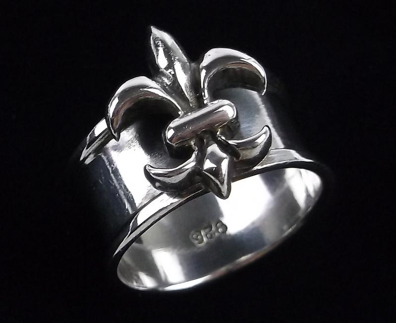 Mint Vintage Sterling Silver Fleur De Lis Ring 6 (1 of 4)