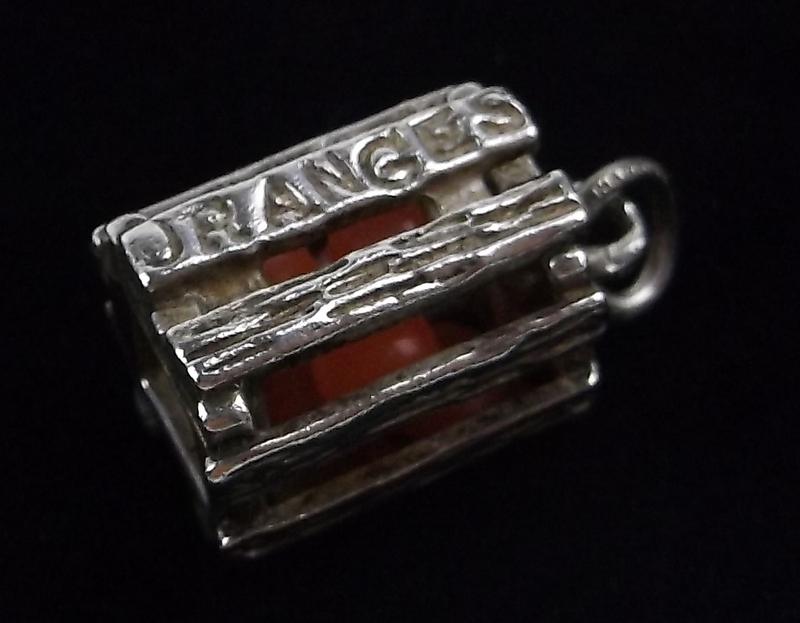 Mint Vint 1950s Beau Sterling Silver Orange Crate Pendant (1 of 3)