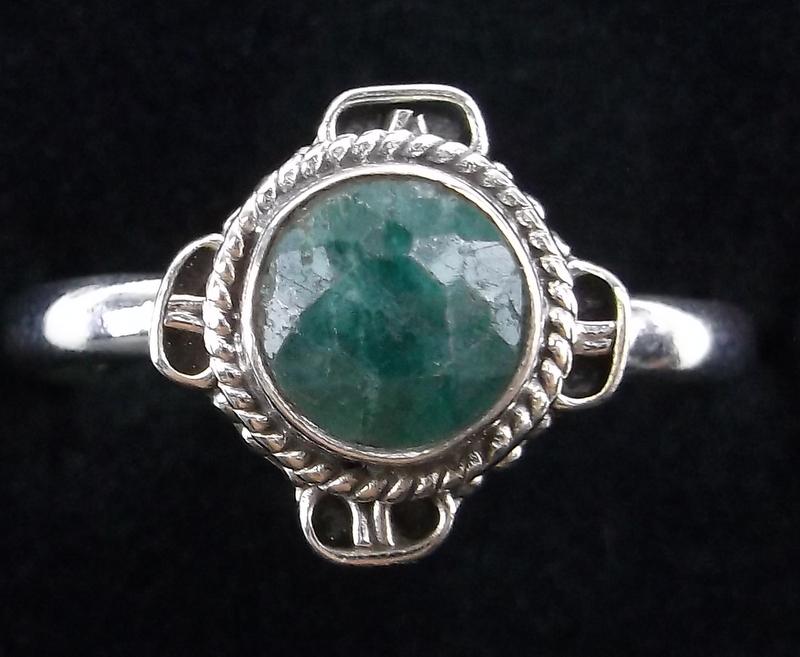 New Bali Sterling Silver Emerald Ring Size 8 (1 of 2)