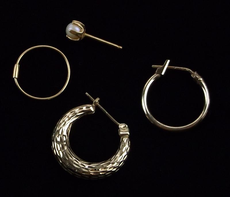 14kt Gold Single Hoop Earrings Lot 1.11 grams weight (1 of 3)