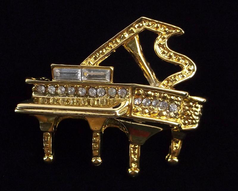 Mint Vintage Rhinestone Grand Piano Brooch: Mint Condition, In Like New Condition, Perfect