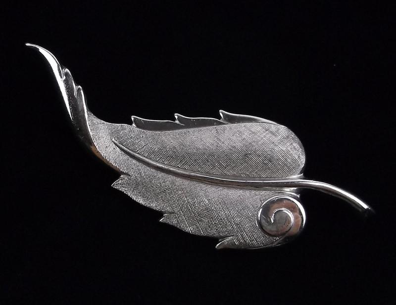 Mint Vintage Thick Sterling Silver Leaf Brooch MA (1 of 3)