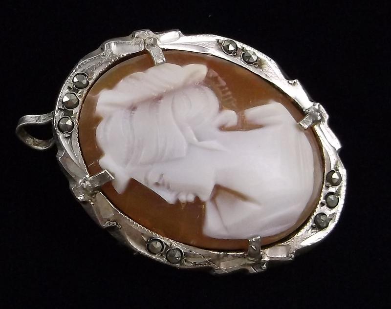 Mint Vintage 1940s Sterling Shell Cameo Brooch Pendant (1 of 2)