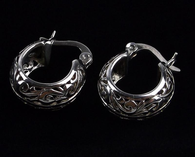 Mint Vintage Sterling Silver Hug Tight Hoop Earrings Thick (1 of 2)