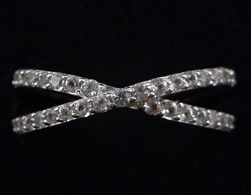 Mint Sterling Silver Crystal Cross Over Ring 7 (1 of 2)