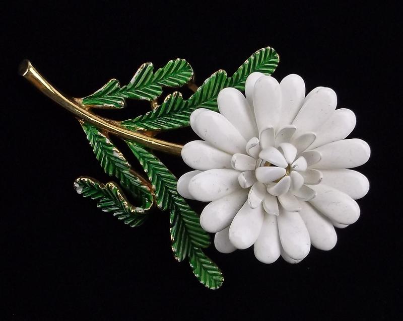 50'60's Crown TRIFARI 大ぶりの花 ヴィンテージ フラワー 50´60´s Crown TRIFARI 大ぶりの花 ヴィンテージ フラワー