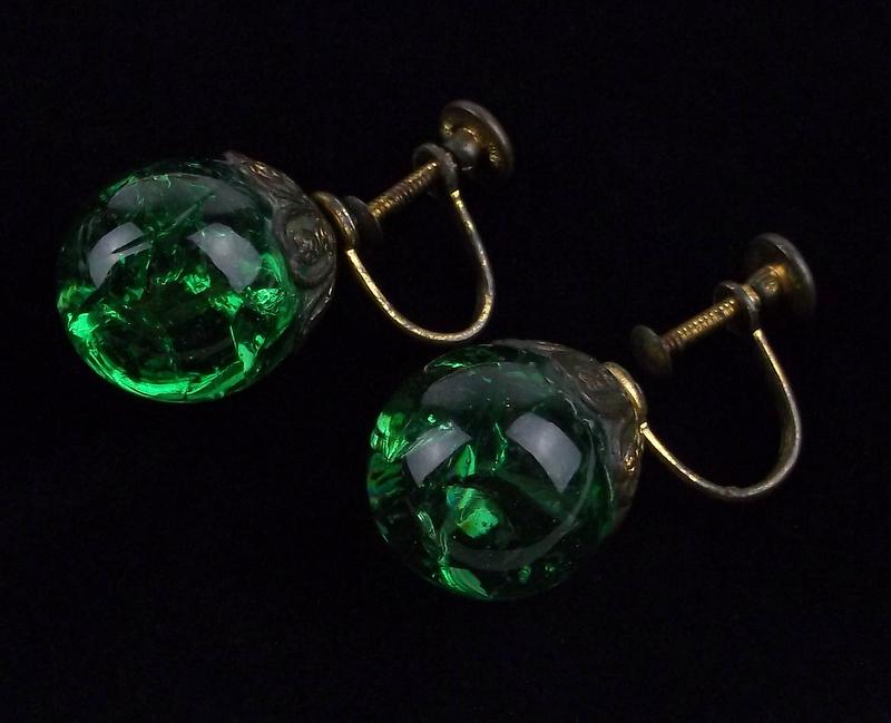 Gorgeous Vintage 1930s Glass Globe Earrings: beautiful condition