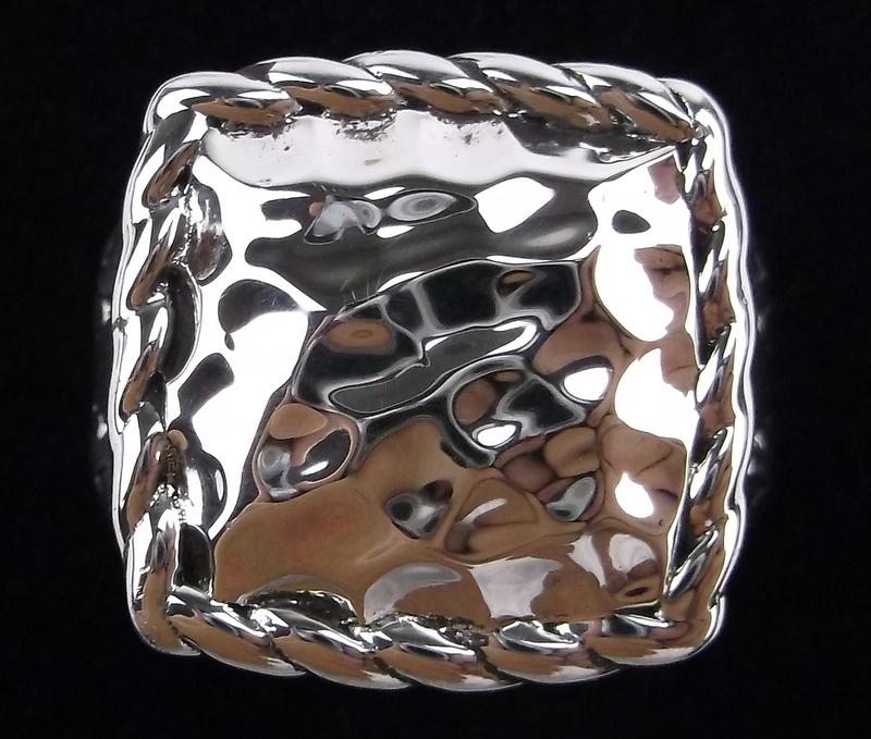 Mint Vintage Heavy Sterling Silver Hammered Ring 8 (1 of 3)