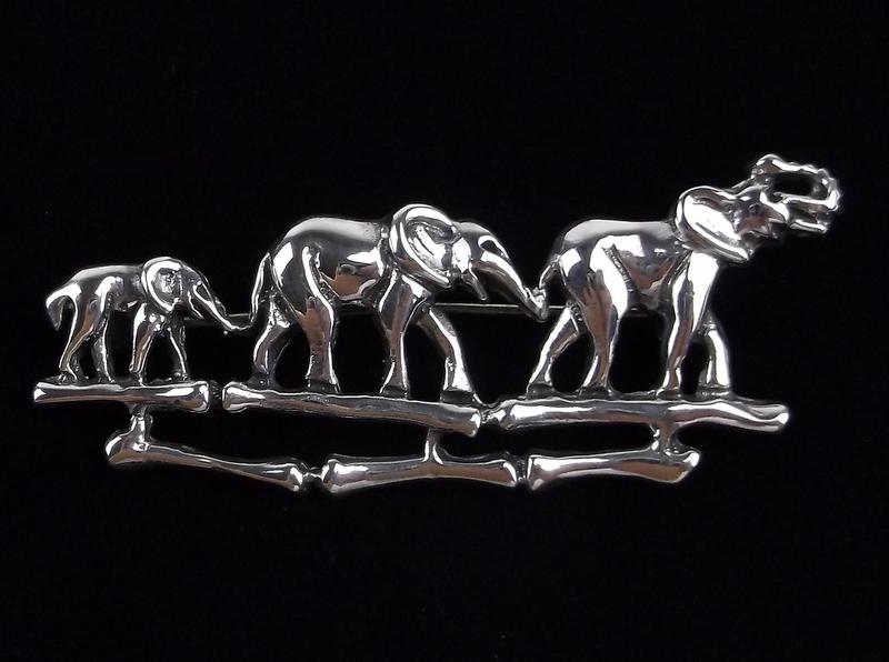 Mint Vintage Heavy Sterling Silver Elephant Brooch (1 of 3)