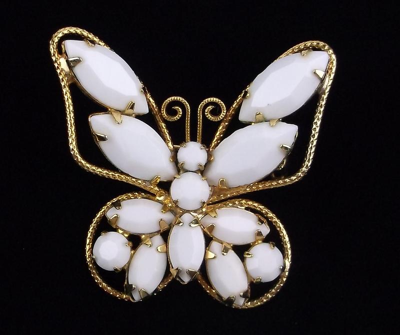 Mint Vint 1950s Designer Rhinestone Butterfly Brooch (1 of 3)