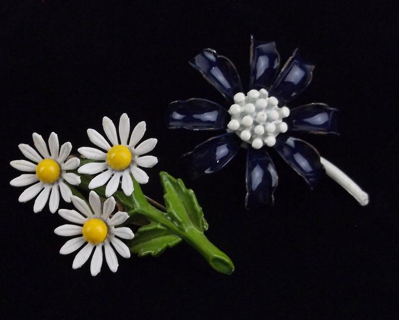 2 Mint Vintage 1960s Enameled Flower Brooch Lot (1 of 3)
