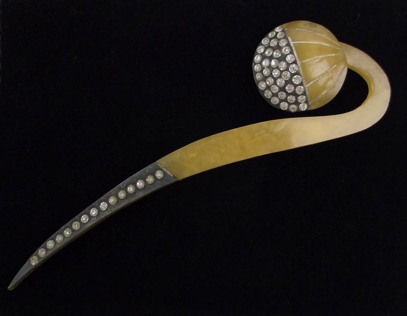 Stunn Vint 1920s Art Deco Celluloid Poppy Flower Brooch (1 of 3)