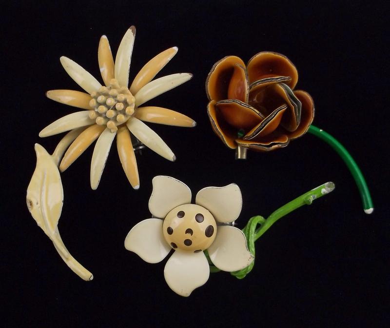 Gorgeous Vint 1960s Enameled Flower Brooch Lot (1 of 3)