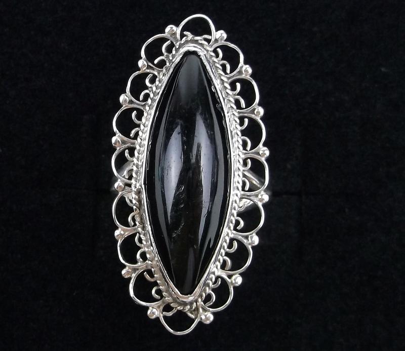 Mint Vintage 1960s Taxco Sterling Silver Onyx Ring 6 (1 of 2)