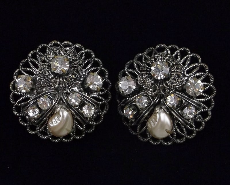 Mint Vintage 1940s Rhinestone Earrings (1 of 3)