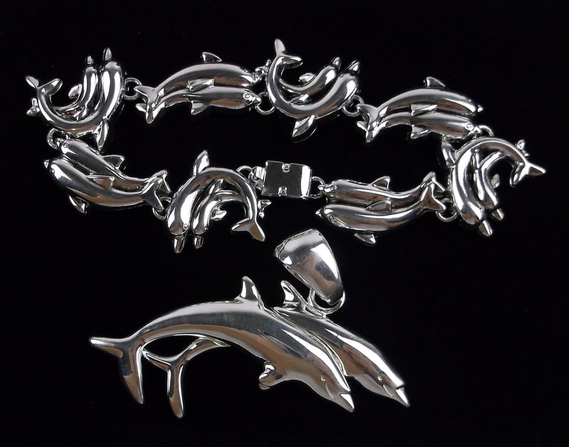 New Vintage Dolphin Bracelet Pendant Set 7.5": new condition