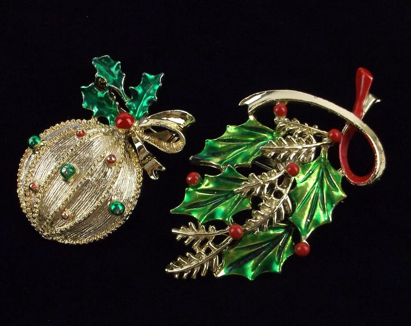 2 Mint Vintage Enameled Christmas Brooch Lot (1 of 3)