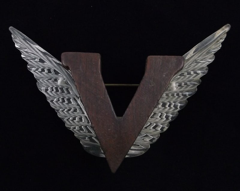 Mint Vint 1940s WWII V For Victory Lucite Brooch: A Mint Condition Original Vintage 1940s WWII Era Lucite Wood V for victory Wings Brooch in perfect mint condition, big brooch, post war