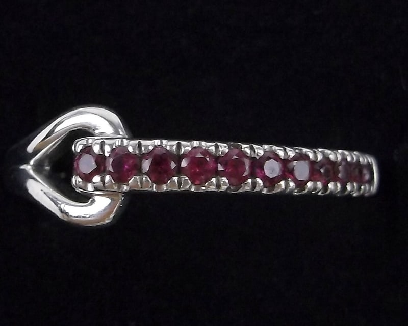 Mint Sterling Silver Ruby Lasso Ring Size 7 (1 of 3)