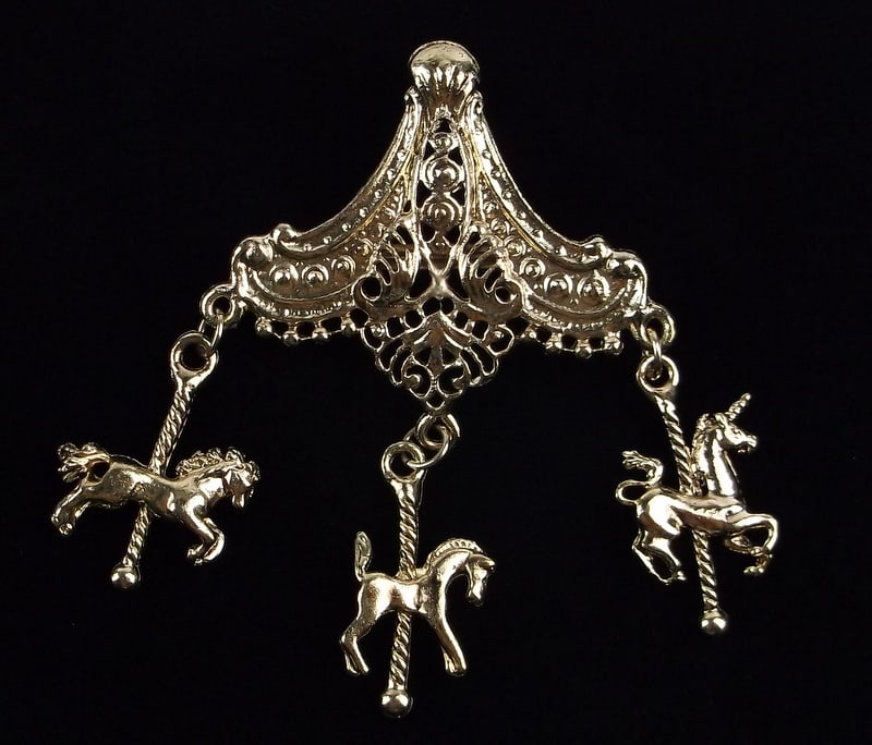 Mint Vintage 1970s Carousel Horse Brooch (1 of 3)