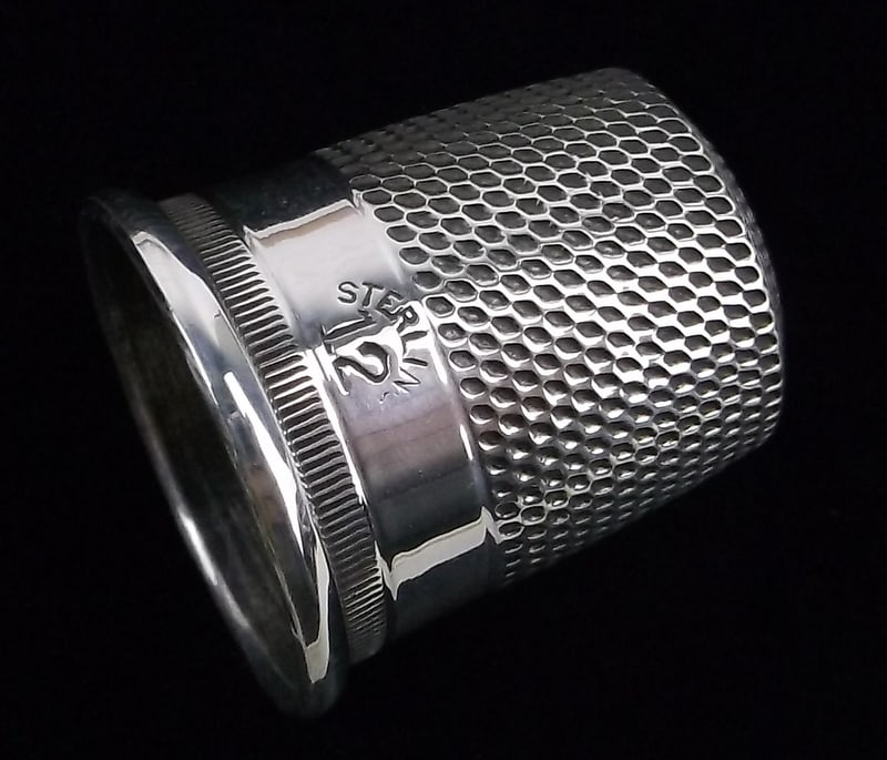 Stunning Vintage 1940s Sterling Silver Sewing Thimble (1 of 3)