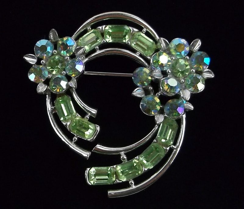 Mint Vintage 1950s Lisner Rhinestone Brooch (1 of 3)