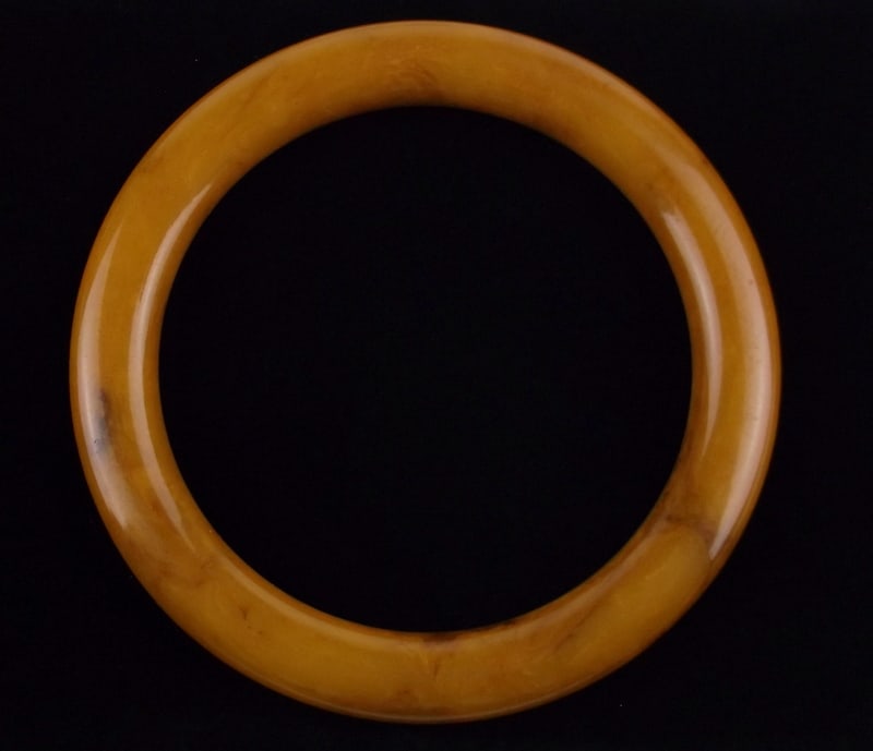 Mint Vintage 1950s Butterscotch Bakelite Bangle Bracelet (1 of 3)