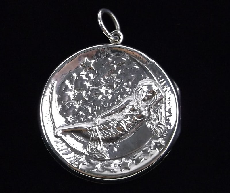 RARE Mint 1920s Sterling Art Deco Lady On Moon Locket (1 of 7)