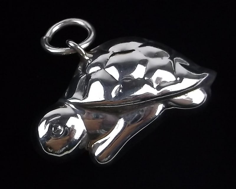 Mint Vintage Sterling Silver Turtle Pendant (1 of 2)