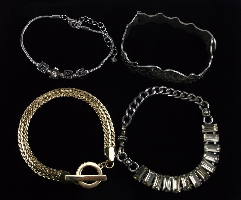 4 Gorgeous Vintage Mixed Bracelet Lot: A great mixed lot