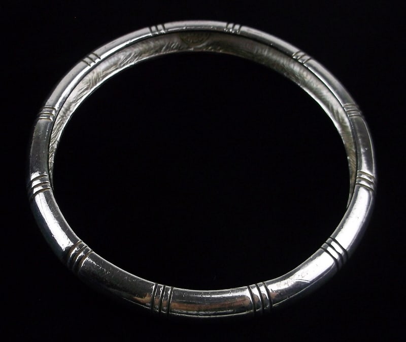 Gorgeous Vint Givenchy Runway Bangle Bracelet Designer (1 of 3)