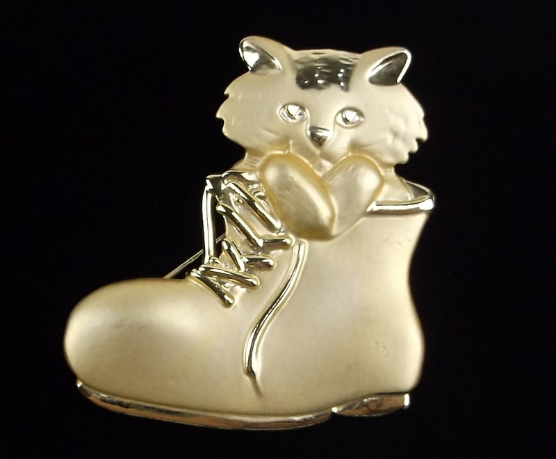 Mint Vintage Cat Brooch (1 of 3)