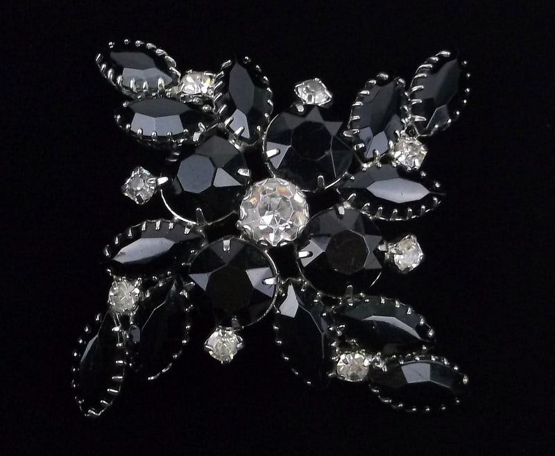 Big Mint Vintage 1950s Dazzling Rhinestone Brooch Juliana? (1 of 3)