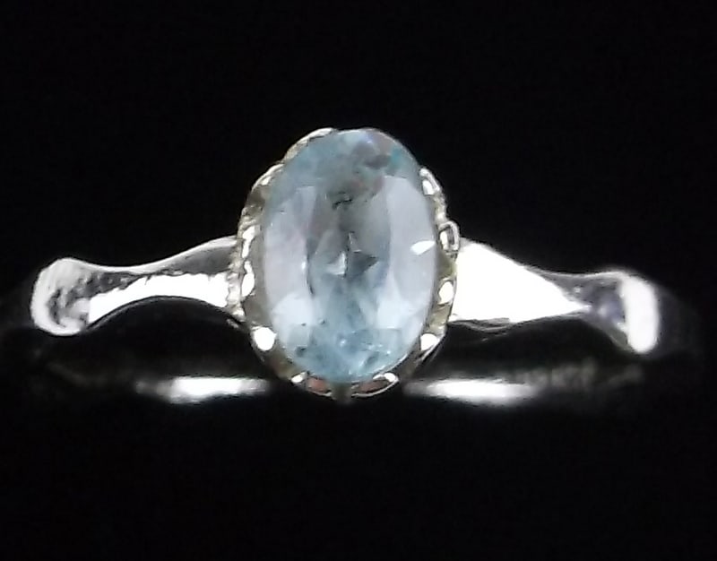 New Sterling Silver Blue Topaz Gemstone Ring 5.5 (1 of 2)