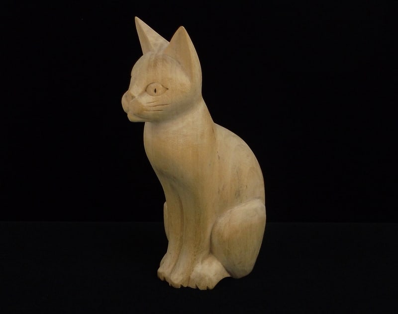 Mint Vintage Hand Carved Siamese Cat Sculpture: Mint Condition, In Like New Condition, Perfect