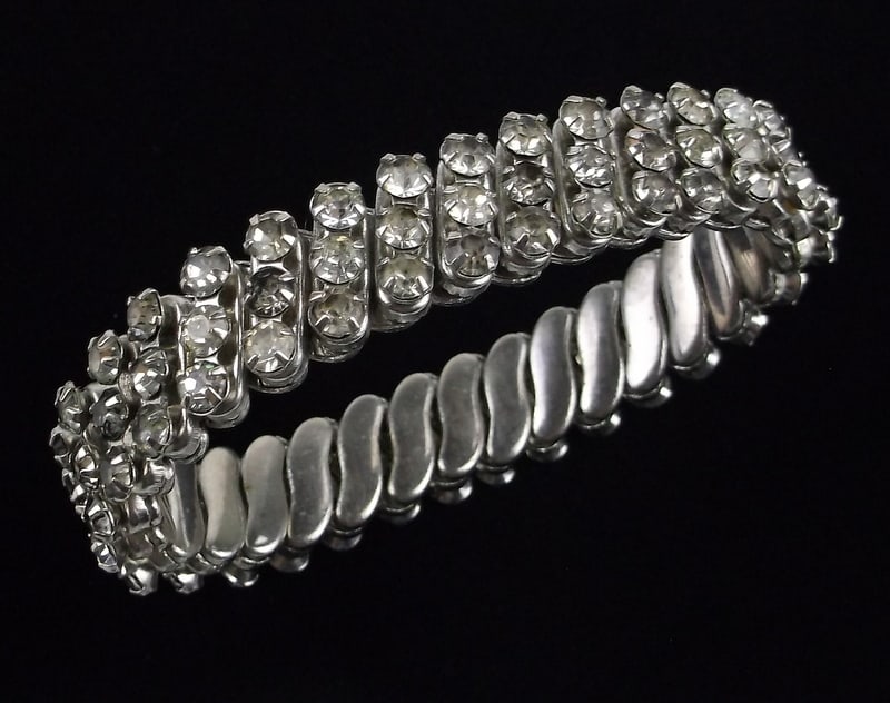 Stunning Vintage 1950s Rhinestone Stretch Bracelet (1 of 3)