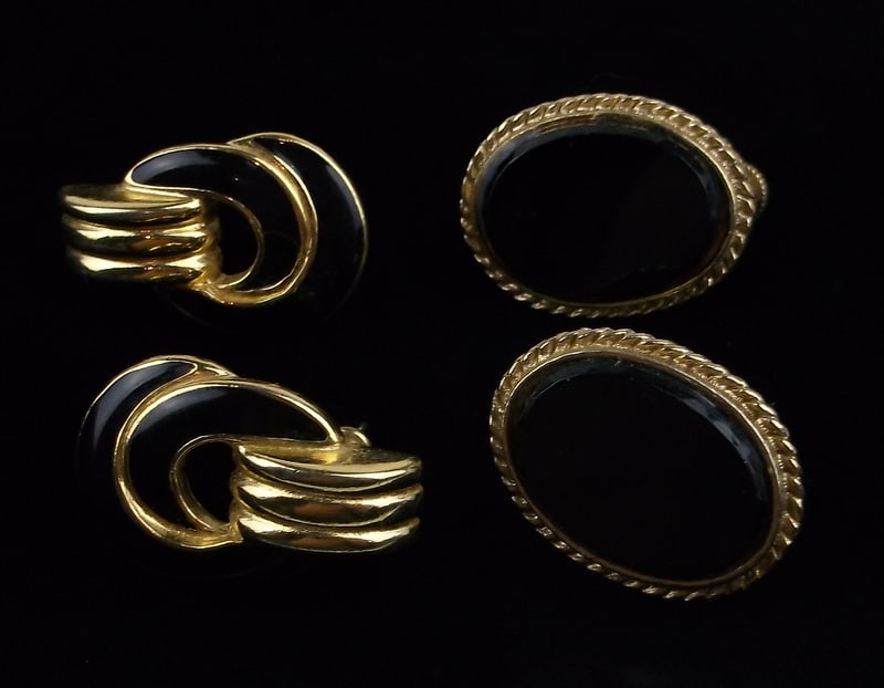 Stunn Vint Crown Trifari & Onyx Coro Craft Earrings Sets: Mint Condition, In Like New Condition, Perfect