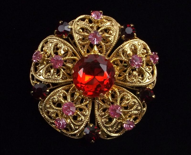 Mint Vintage 1940s Rhinestone Brooch (1 of 3)