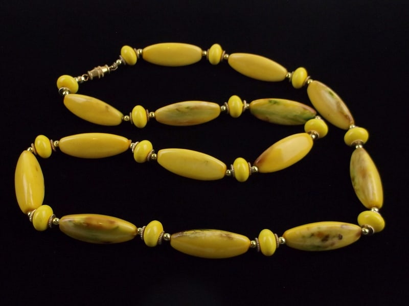 Mint Vintage 1950s Bakelite Necklace 24" Stunning: Mint Condition, In Like New Condition, Perfect