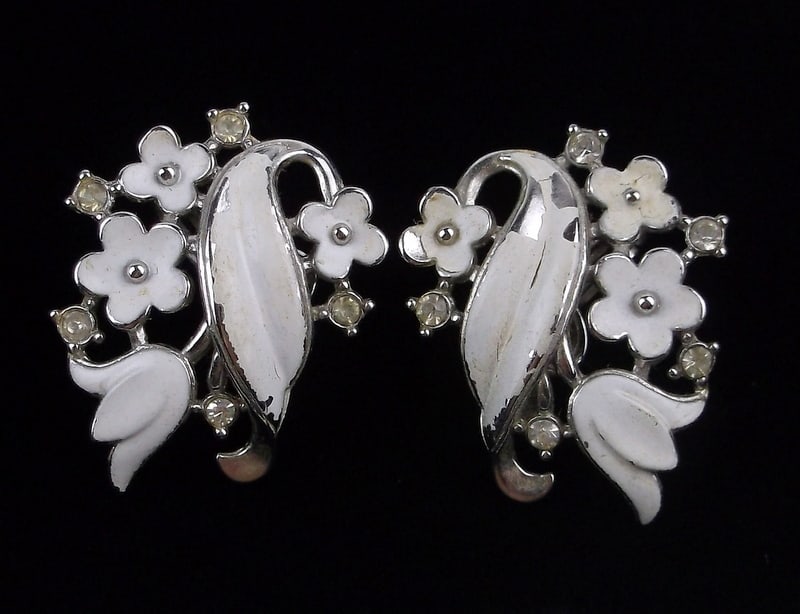 Gorgeous Vint 1950s Crown Trifari Rhinestone Earrings: beautiful condition