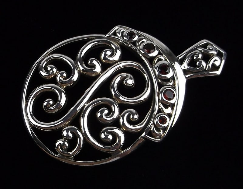 New Vint Thick Designer Sterling Silver Garnet Pendant: Solid Sterling Silver Guaranteed, in Brand New Never Worn Condition.