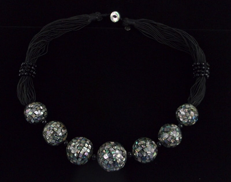 New Vint Boxed Sajen Sterling Silver Abalone Necklace 22": Solid Sterling Silver Guaranteed, in Brand New Never Worn Condition.