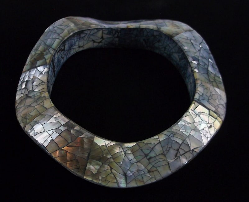 New Vint Boxed Sajen Abalone Curved Bangle Bracelet: new condition