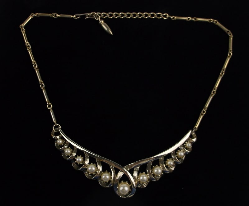 Stunning Vint 1950s Coro Craft Faux Pearl Necklace 17": excellent condition