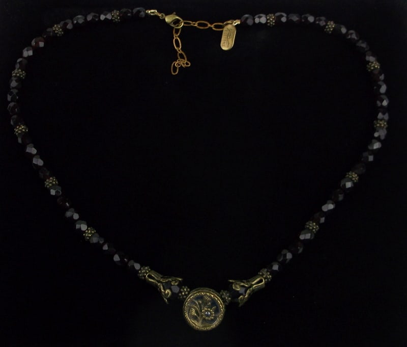 Mint Vint Grandmothers Buttons Garnet Necklace 19": Mint Condition, In Like New Condition, Perfect