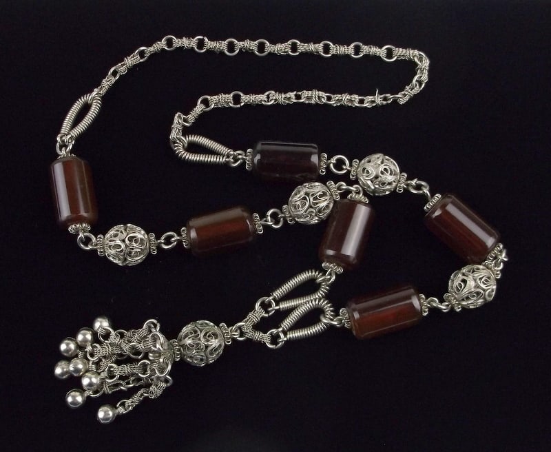 Mint Vintage 1950s Bakelite Belly Dancer Necklace 30": Mint Condition, In Like New Condition, Perfect
