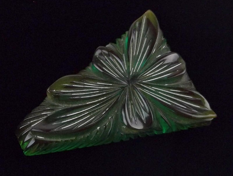 Mint Vint 1910s Green Carved Lucite Clip Brooch Gorgeous: Mint Condition, In Like New Condition, Perfect
