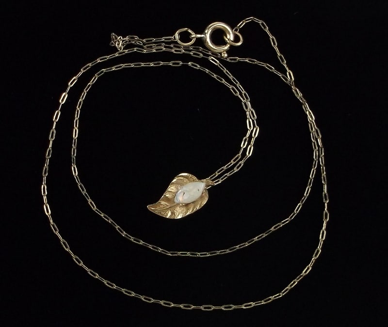 Gorgeous 1940s 12kt GF Opal Necklace 16": beautiful condition