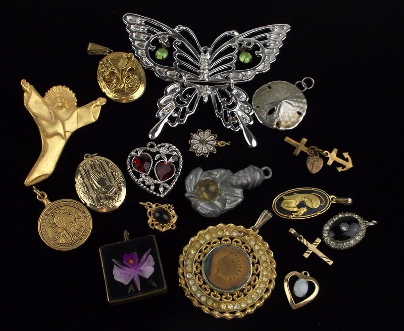 Vint 1930s-70s Mixed Pendant Lot Opal Indian Penny More (1 of 3)